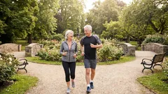 65歳を過ぎてもアクティブでいるために本当に役立つこと:効果実証済みの4つの運動